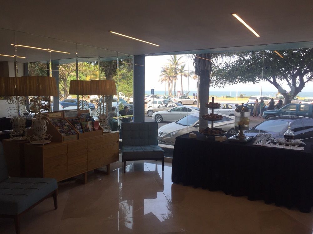Blue Waters Hotel Durban Luaran gambar The reception area of the hotel