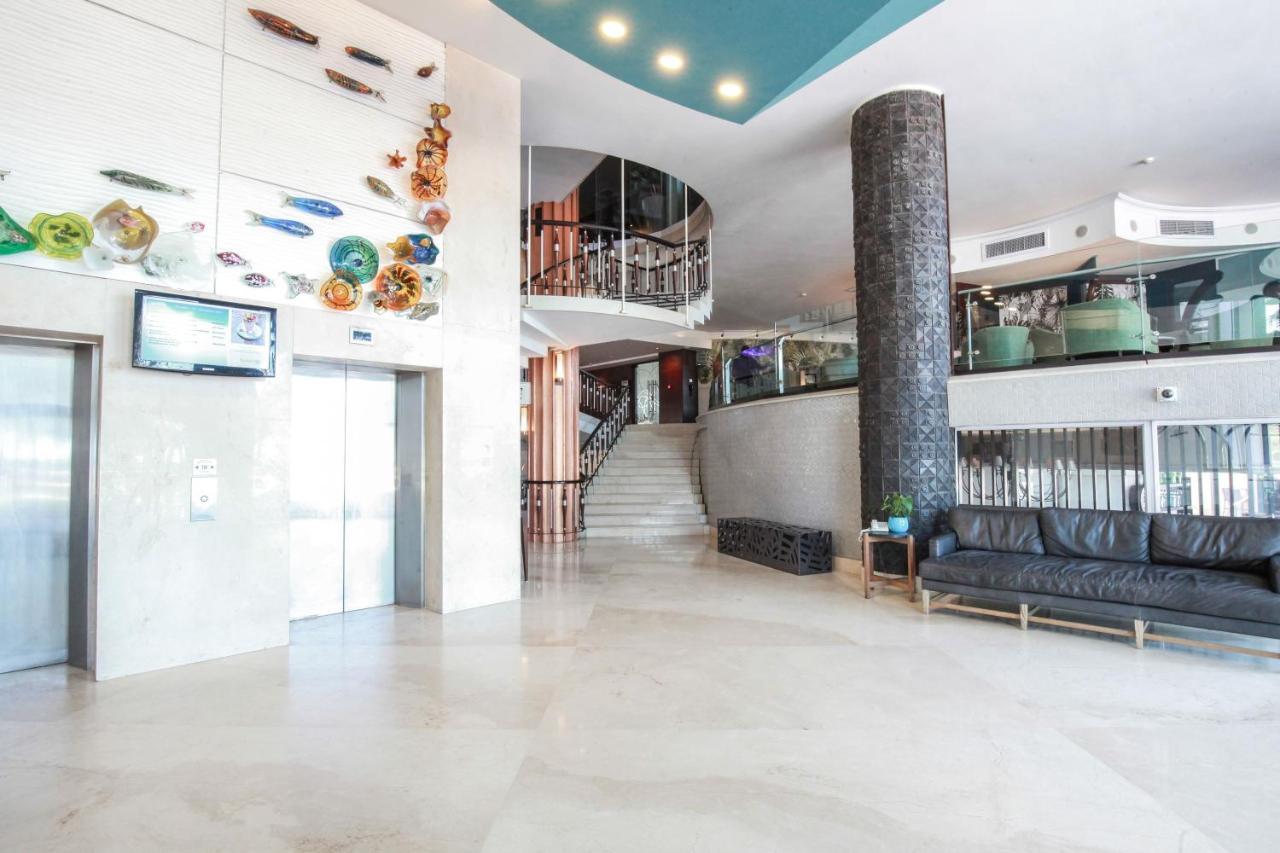 Blue Waters Hotel Durban Luaran gambar The lobby of the hotel