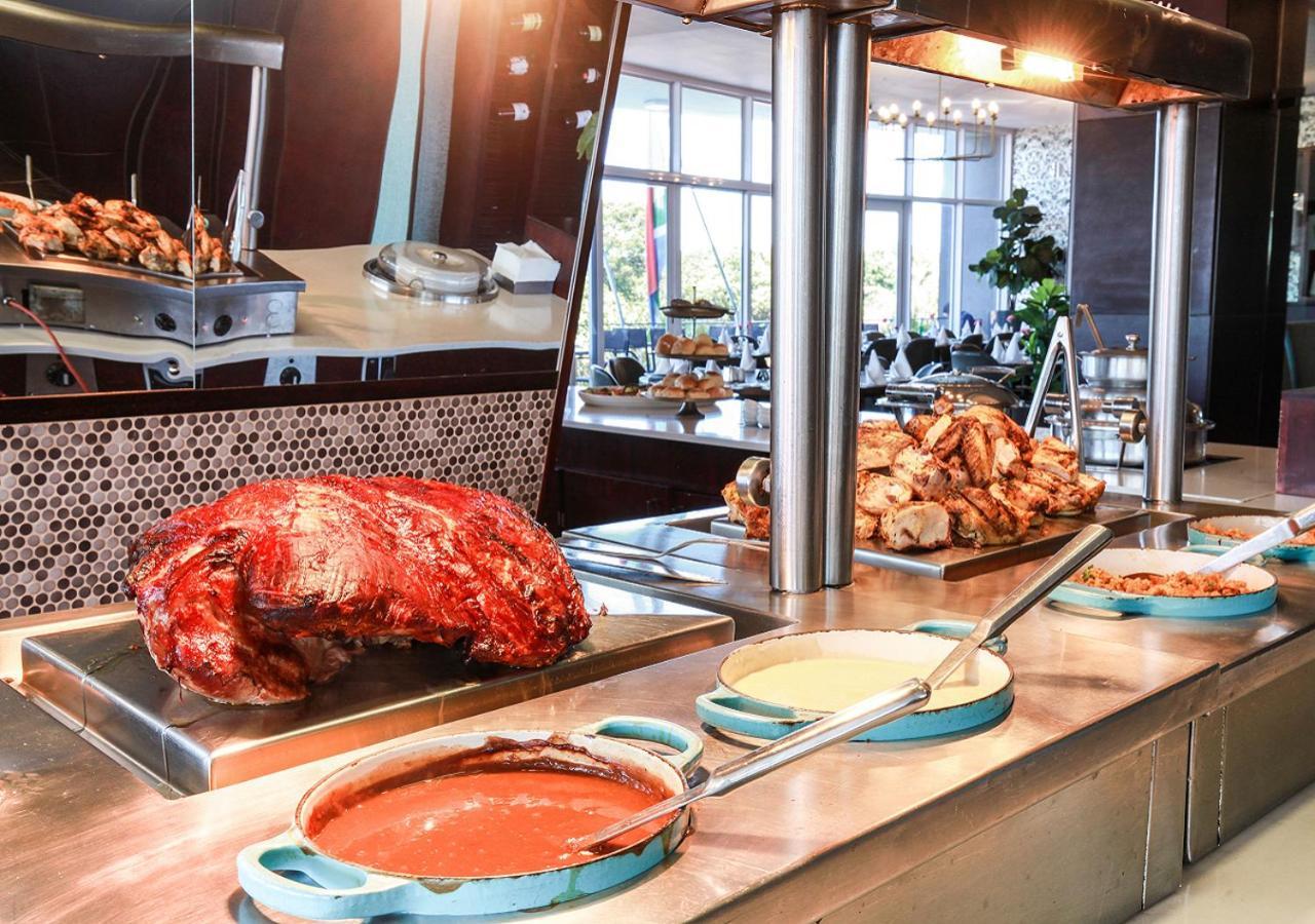 Blue Waters Hotel Durban Luaran gambar Buffet at a luxury hotel